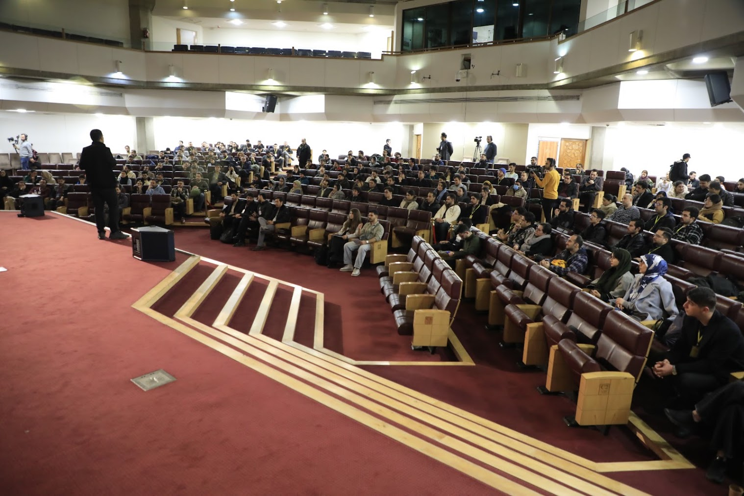 شبکه‌سازی بدون گفت‌وگوهای مصنوعی